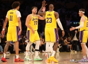 ac米兰-湖人队惊险逆转篮网队