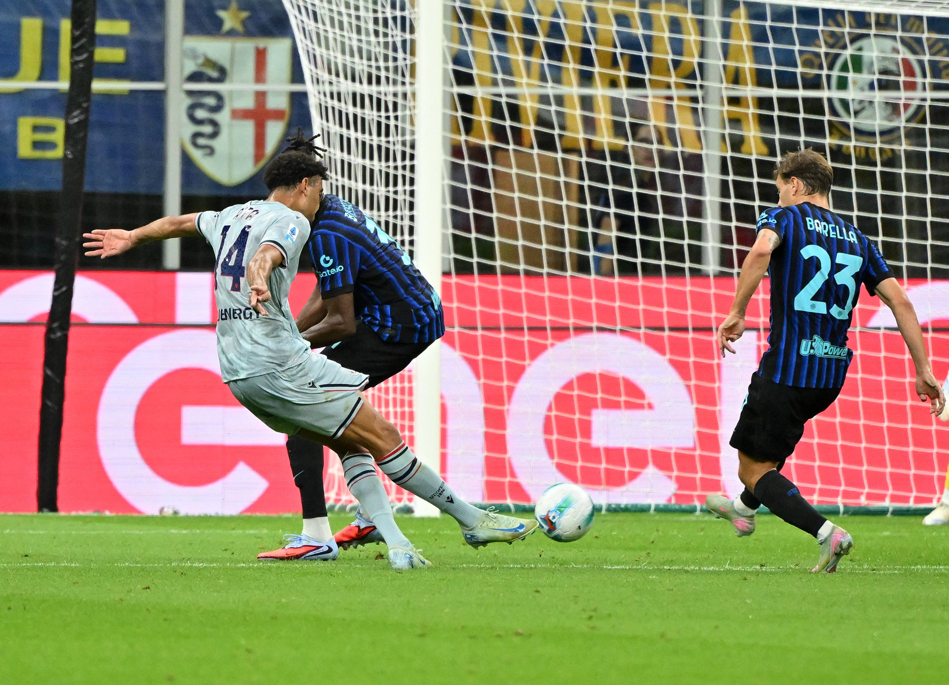 乌迪内斯新教练上任,球队迎来开局连胜 乌迪内斯新教练上任,球队迎来开局连胜