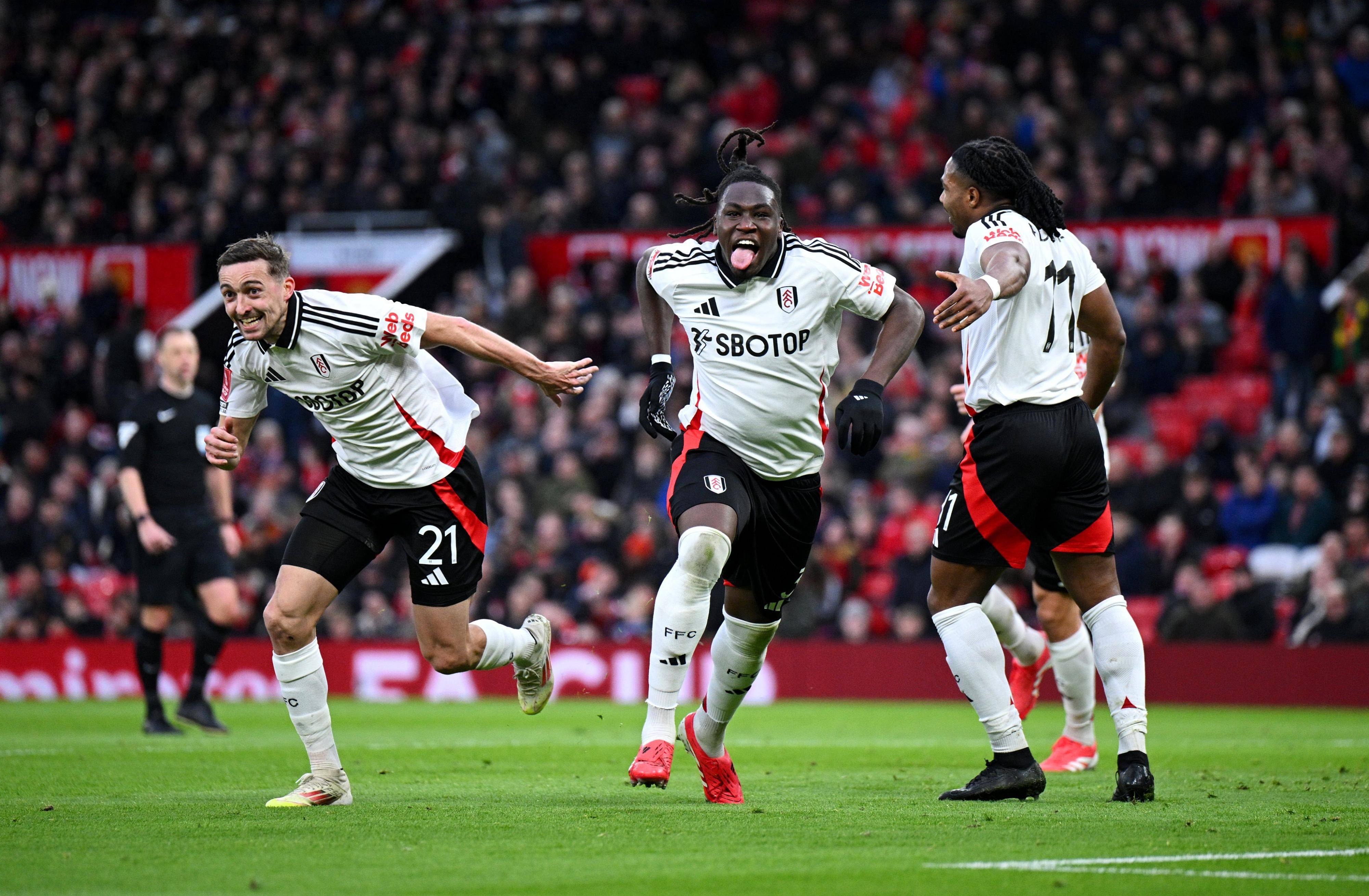 包含曼联前锋持续低迷,球队积分蒙上严重阴影的词条 包含曼联前锋持续低迷,球队积分蒙上严重阴影的词条