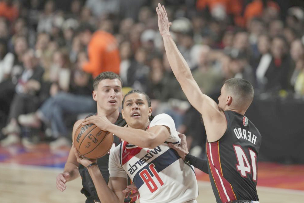 熱火主场力克奇才,巴特勒狂砍27分 熱火主场力克奇才,巴特勒狂砍27分