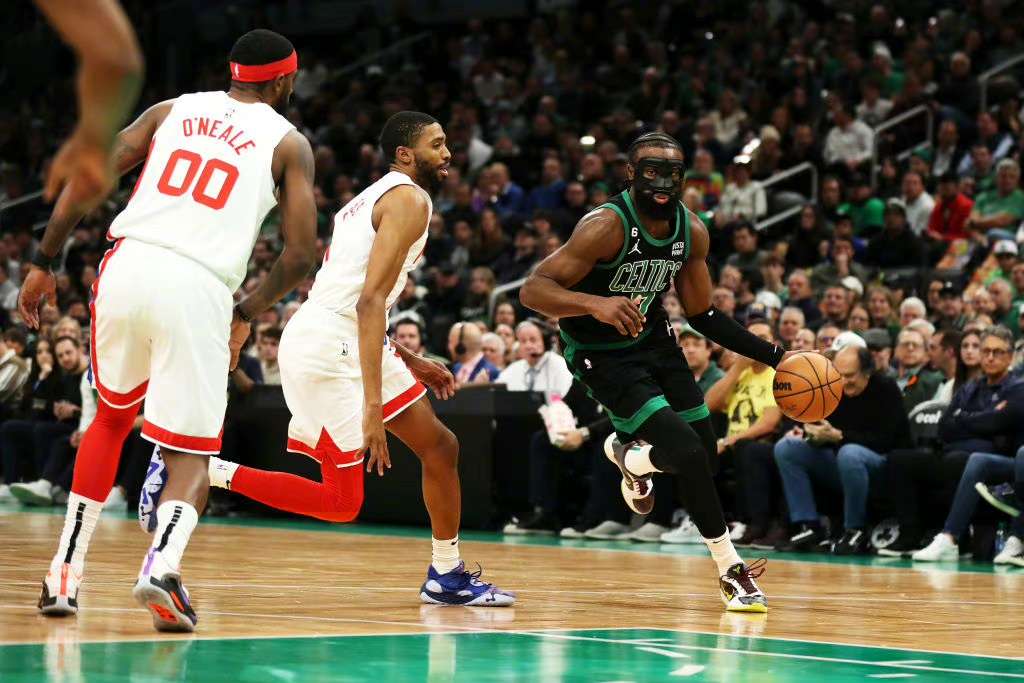 篮网逆转凯尔特人，总比分2-1领先！