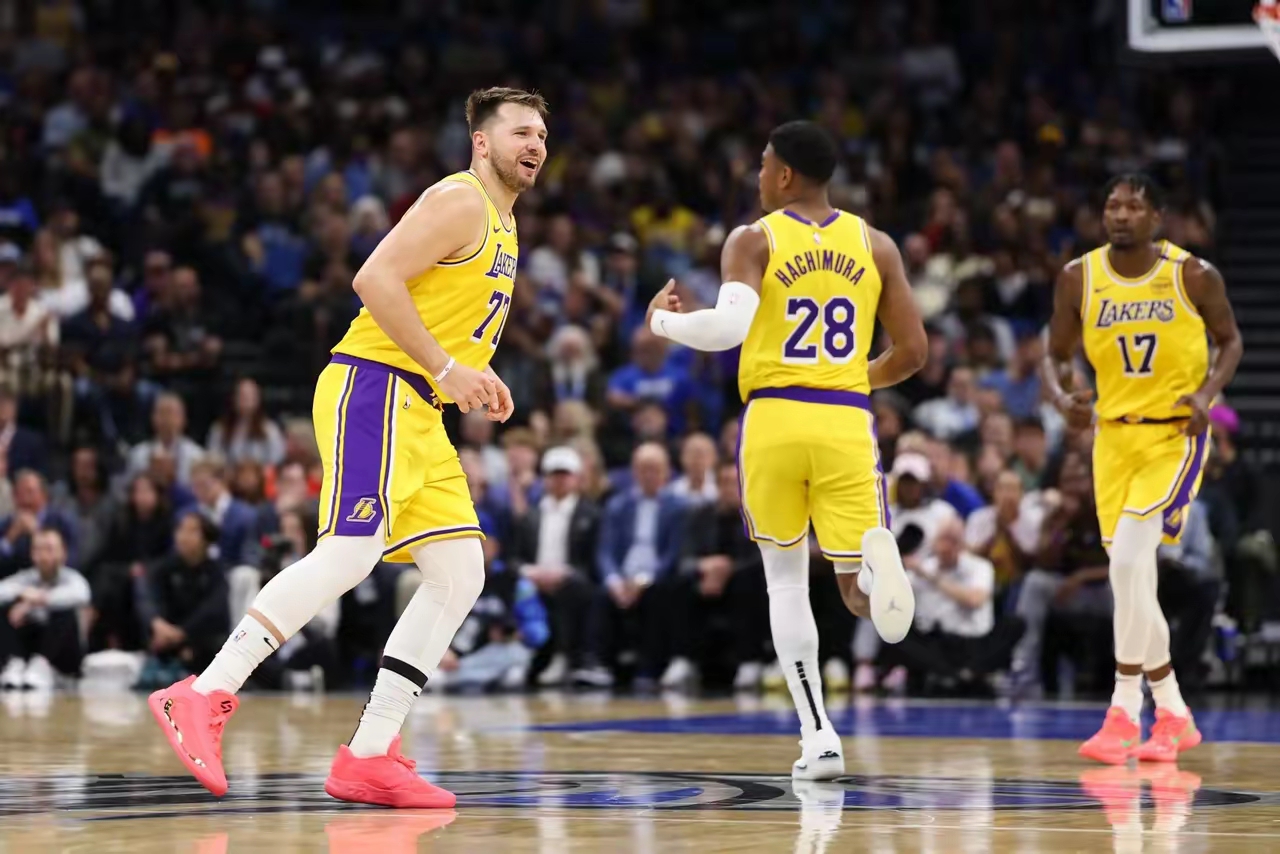 勇士惨败湖人遭遇三连败的简单介绍 勇士惨败湖人遭遇三连败的简单介绍