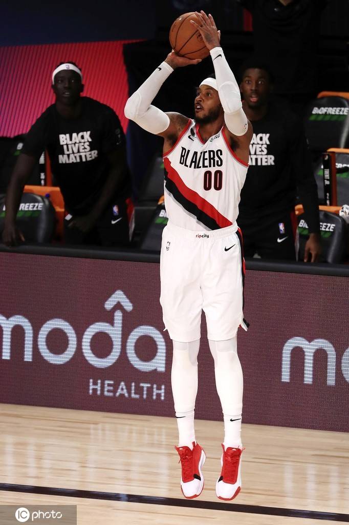 开拓者赢得加时赛,利拉德压哨三分绝杀主场 开拓者赢得加时赛,利拉德压哨三分绝杀主场