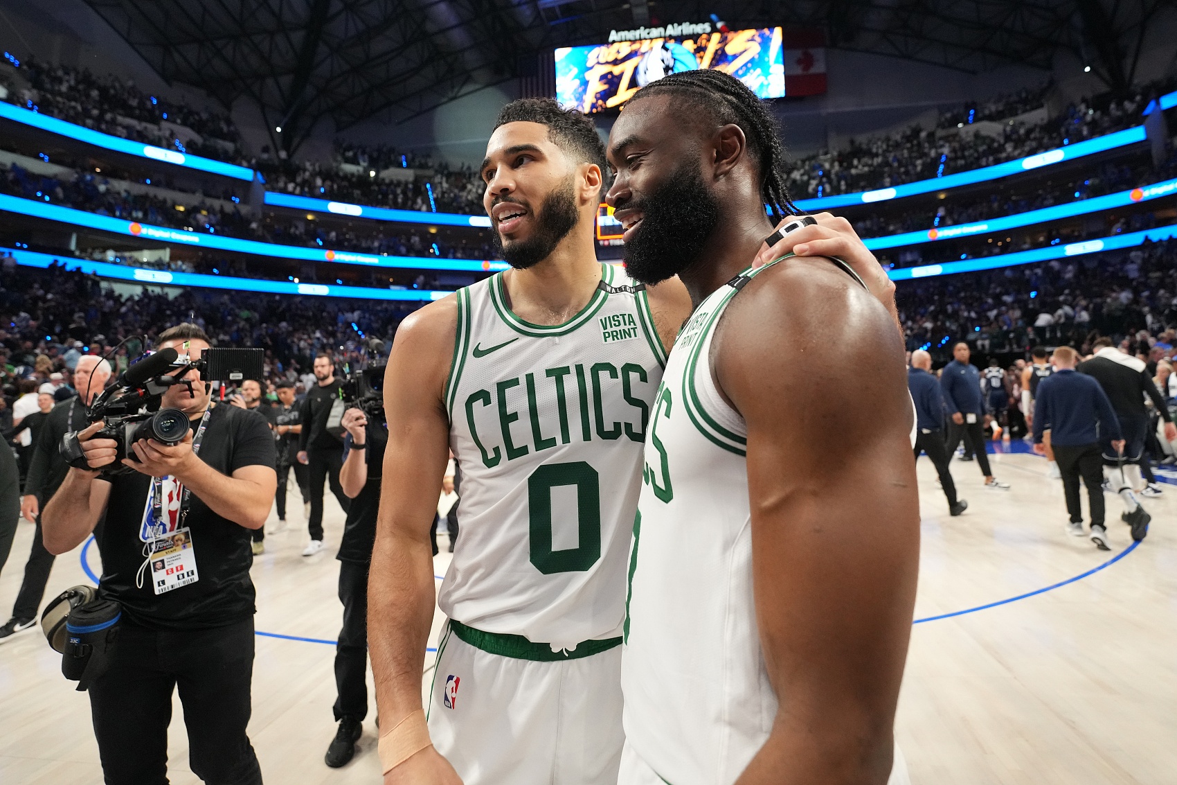 黄蜂擒下灰熊,格兰特-威廉姆斯稳定发挥的简单介绍 黄蜂擒下灰熊,格兰特-威廉姆斯稳定发挥的简单介绍