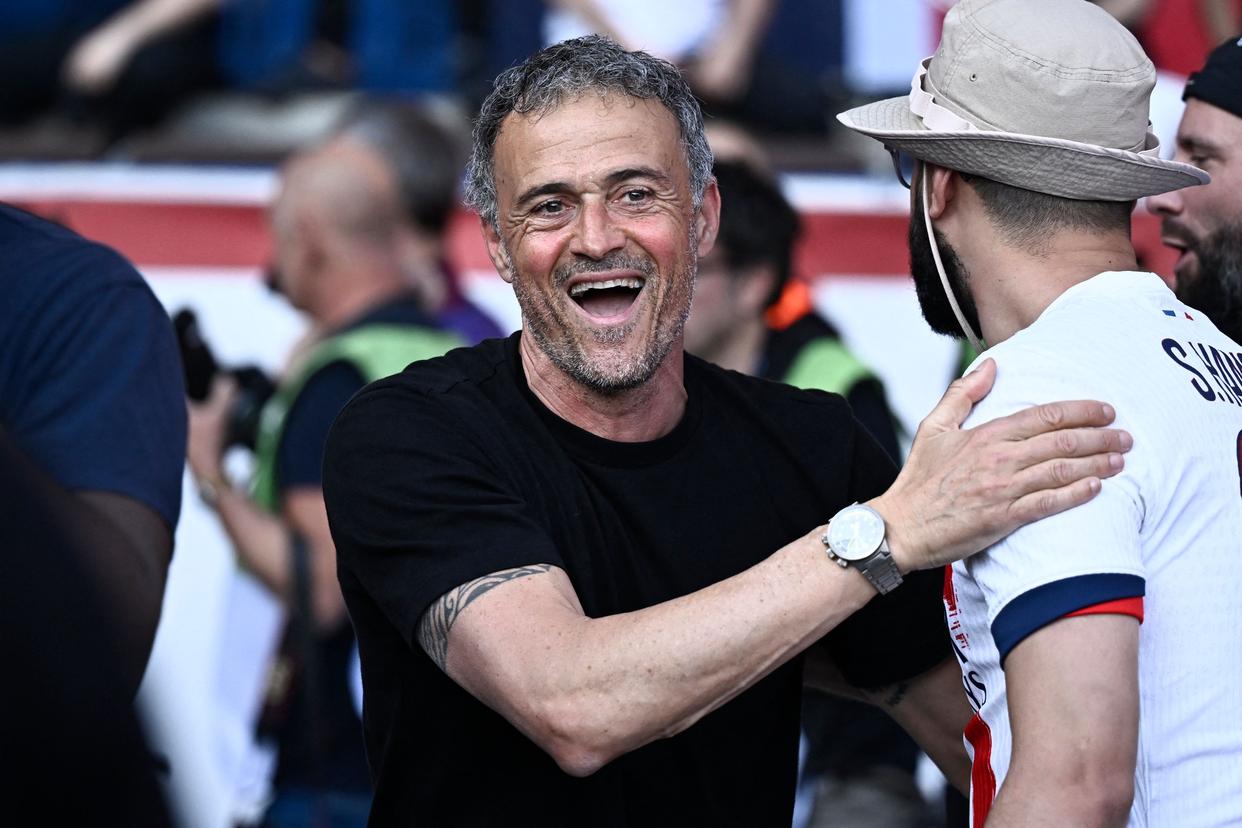 巴黎圣日耳曼夺取法甲冠军,连续第十次登顶法国足坛的简单介绍 巴黎圣日耳曼夺取法甲冠军,连续第十次登顶法国足坛的简单介绍