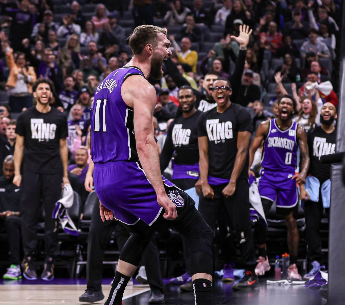 步行者胜灰熊,萨博尼斯抢11个篮板 步行者胜灰熊,萨博尼斯抢11个篮板